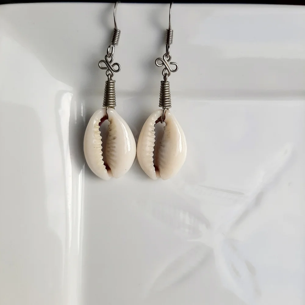 ⭐️5/$20 (2) Beach Boho Earrings Bundle - Picture 3 of 7